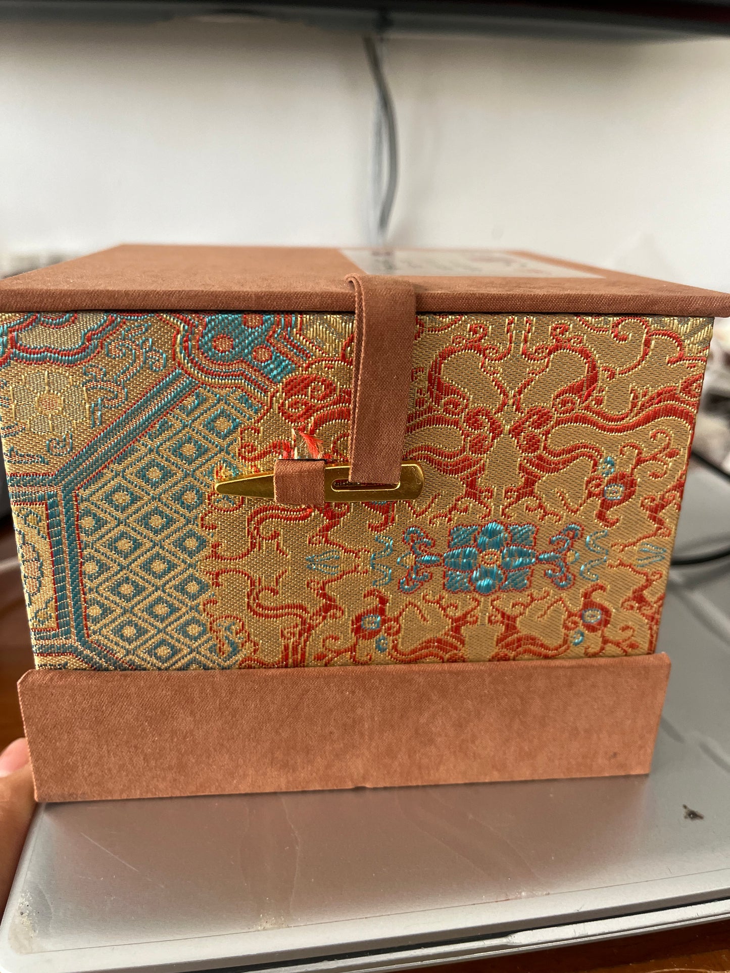 Hollow-out herbal aromatherapy burner