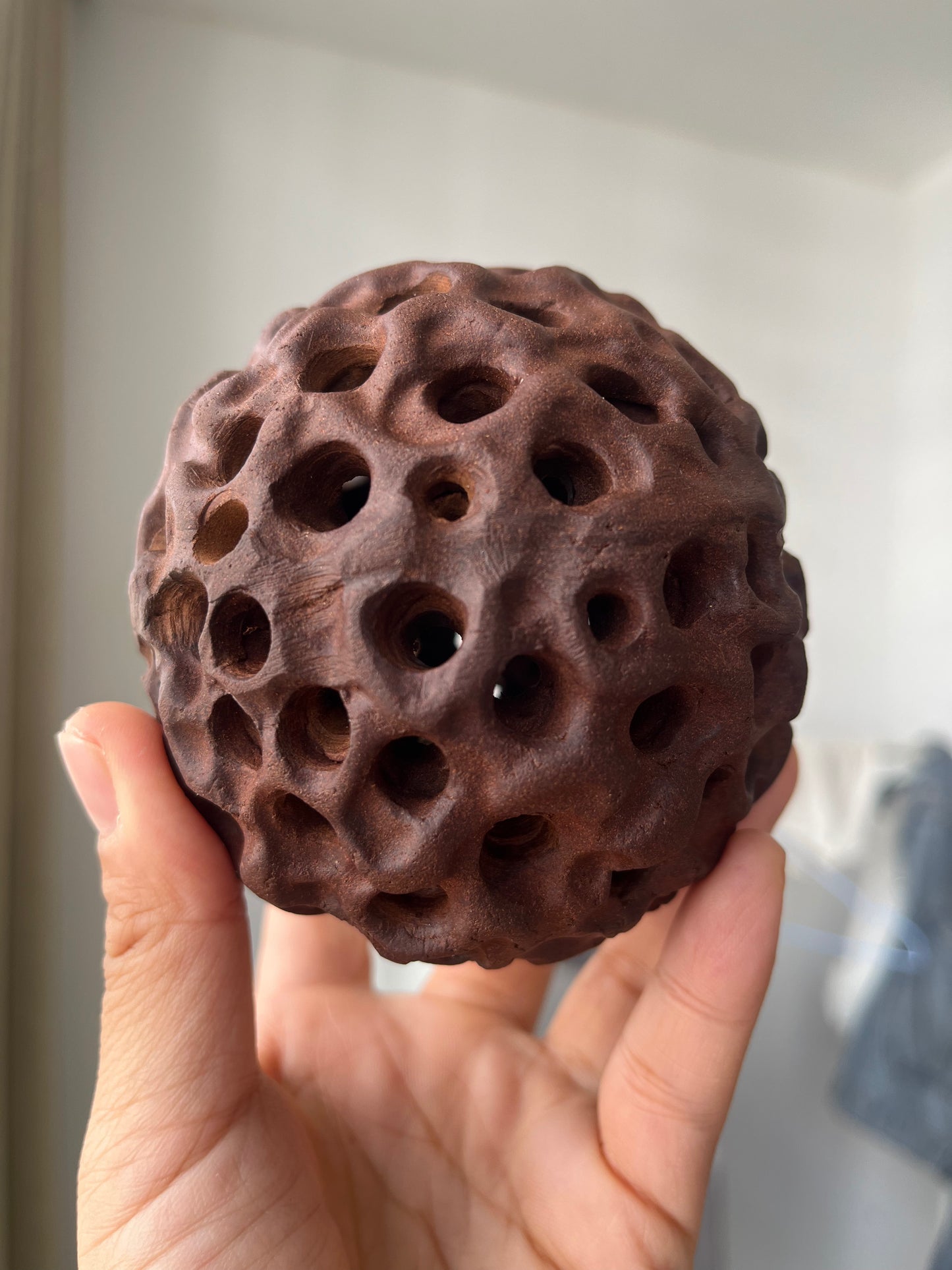 Hollow-out herbal aromatherapy burner